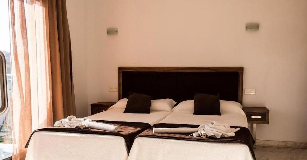Porto Drach Aparthotel & Suites Porto Cristo Ngoại thất bức ảnh