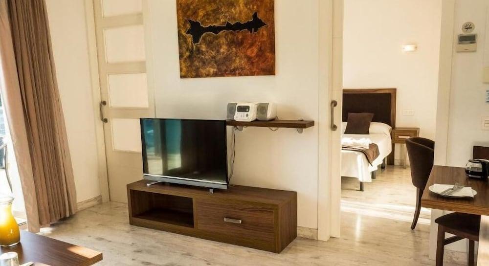 Porto Drach Aparthotel & Suites Porto Cristo Ngoại thất bức ảnh