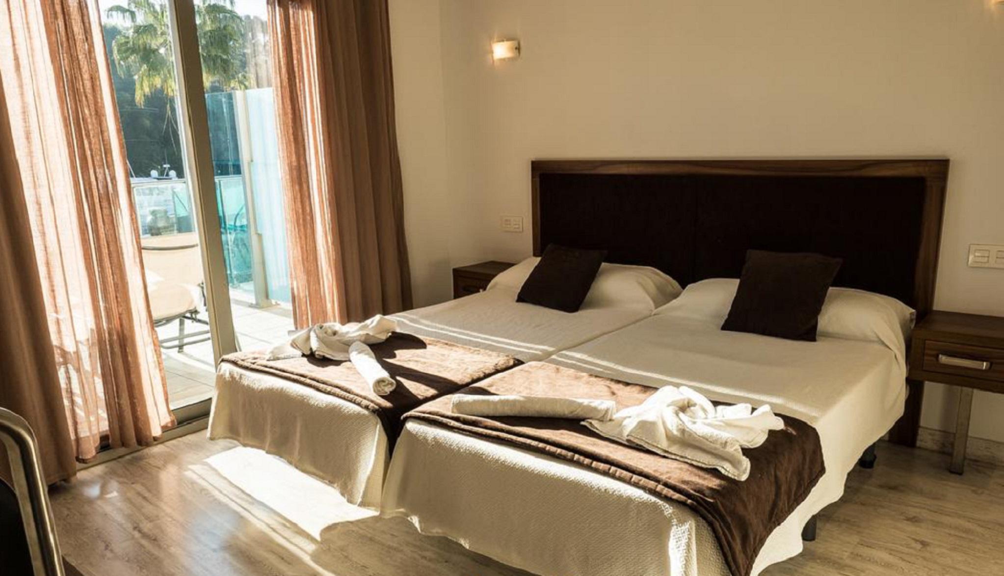 Porto Drach Aparthotel & Suites Porto Cristo Ngoại thất bức ảnh